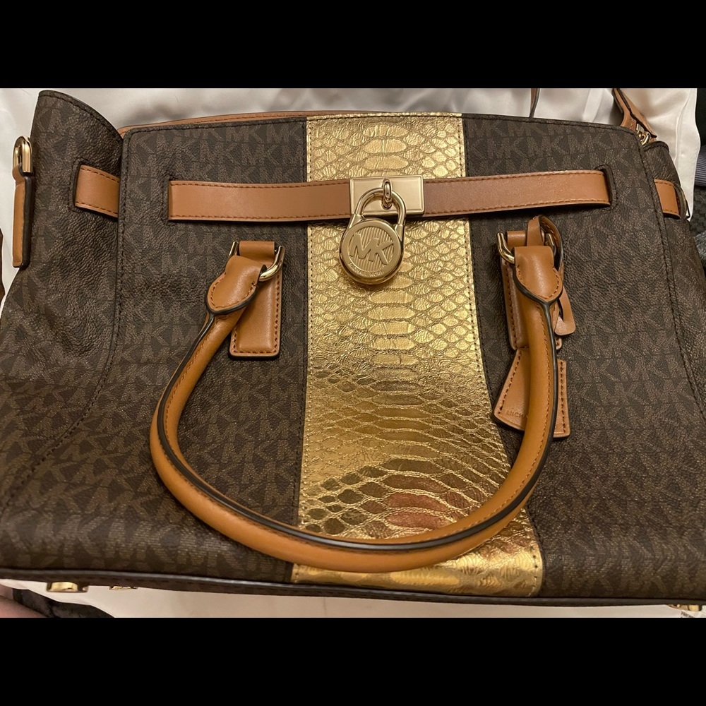 Micheal Kors Purse